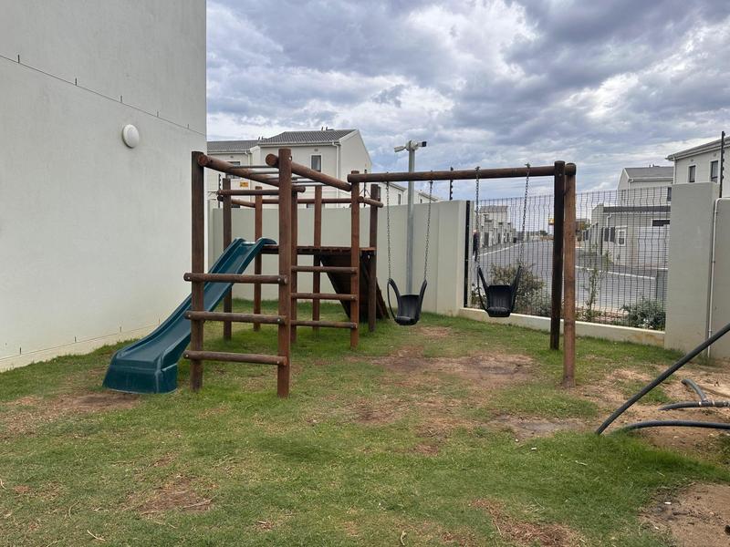 To Let 2 Bedroom Property for Rent in Parklands East Western Cape